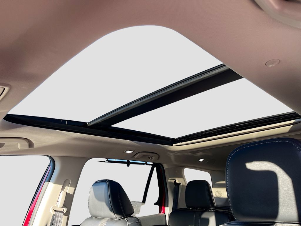 Used 2025 Honda Pilot Touring image 23