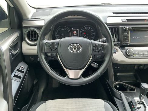 Used 2018 Toyota RAV4 XLE image 18