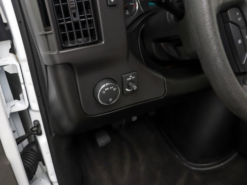 Used 2025 Chevrolet Express 3500 LT w/ LT Preferred Equipment Group RWD image 21