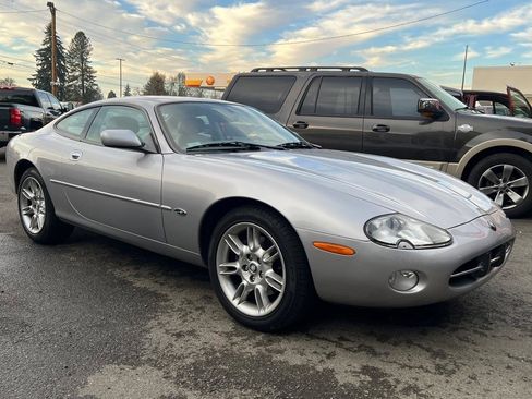 Used 2001 Jaguar XK8 Coupe image 4