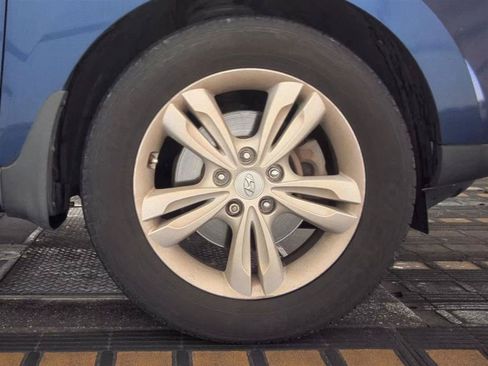 Used 2012 Hyundai Tucson GLS FWD image 10