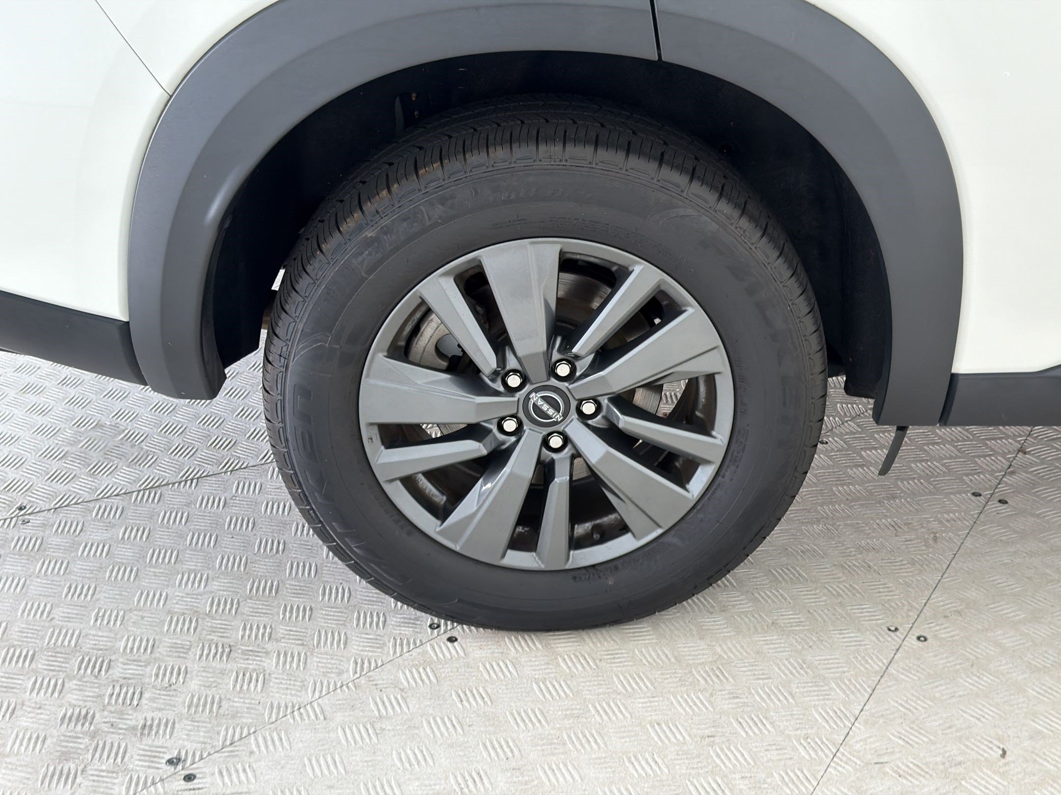 Used 2023 Nissan Pathfinder SV AWD/4WD image 11