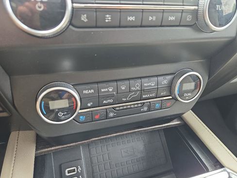Used 2019 Ford Expedition Limited w/ Special Edition Package RWD image 49