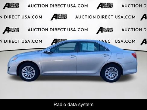 Used 2012 Toyota Camry L image 3