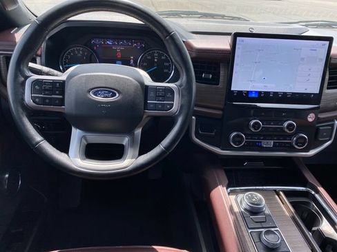 Used 2023 Ford Expedition Limited AWD/4WD image 7
