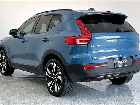 Used 2024 Volvo XC40 B5 Plus w/ Protection Package Premier AWD/4WD image 14
