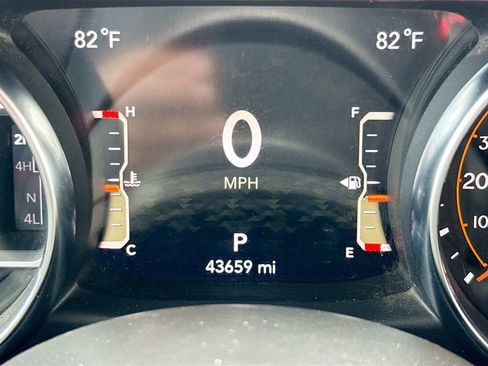 Used 2023 Jeep Wrangler Unlimited Rubicon AWD/4WD image 13