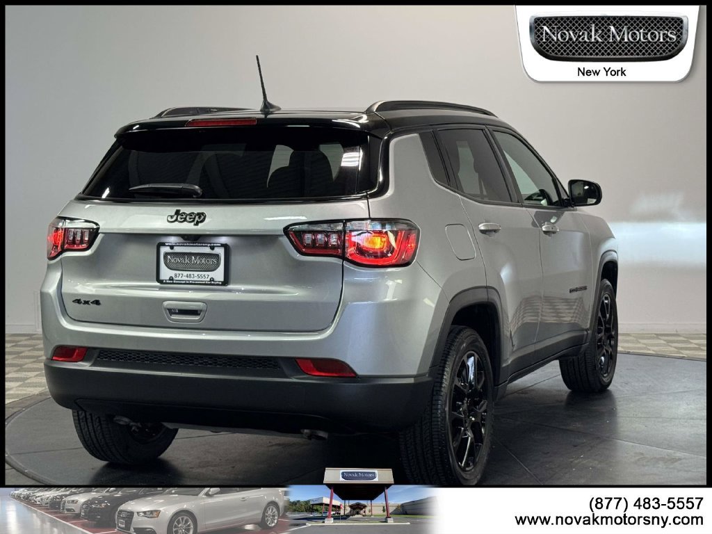Used 2023 Jeep Compass Latitude w/ Sun and Sound Group AWD/4WD image 8