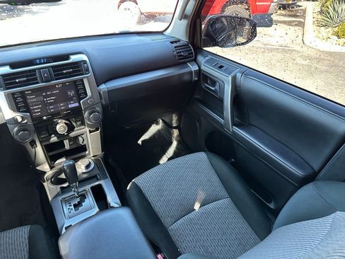 Used 2021 Toyota 4Runner SR5 AWD/4WD image 28