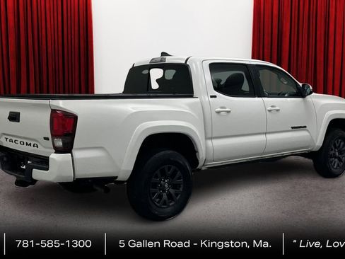 Used 2023 Toyota Tacoma SR5 w/ Technology Package image 5