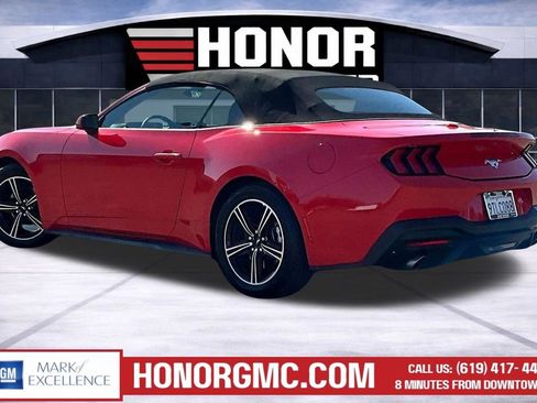 Used 2025 Ford Mustang Convertible image 4