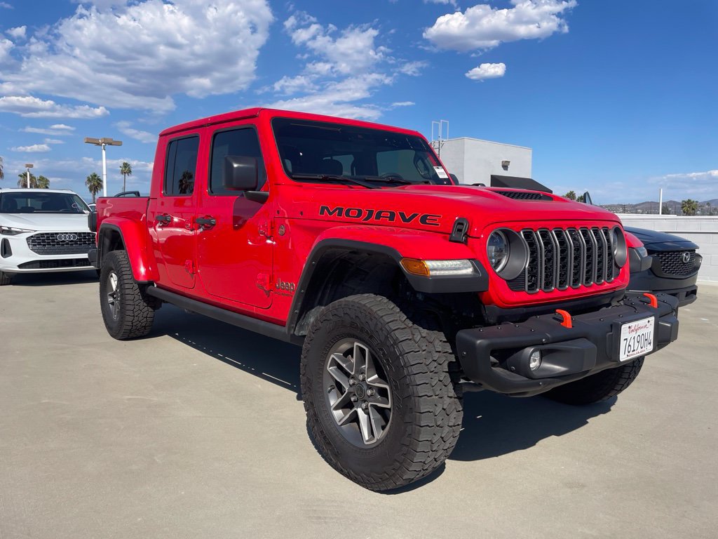 Used 2025 Jeep Gladiator Mojave AWD/4WD image 1