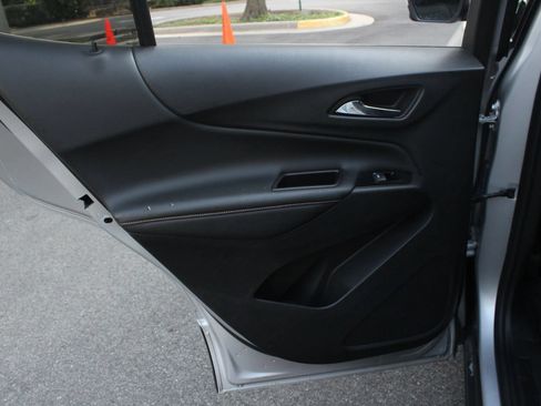 Used 2022 Chevrolet Equinox Premier AWD/4WD image 19