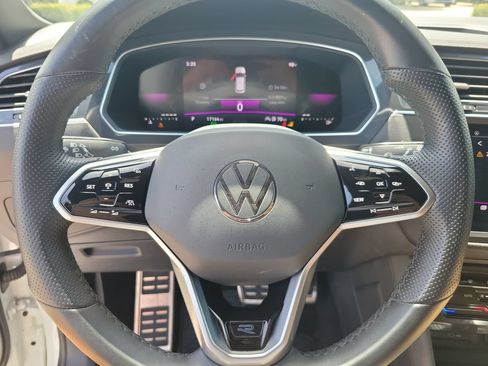 Used 2023 Volkswagen Tiguan SE R-Line FWD image 18