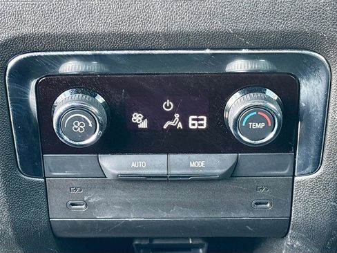 Used 2025 Chevrolet Suburban Z71 AWD/4WD image 25