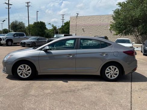 Used 2020 Hyundai Elantra SE w/ Cargo Package (C1) FWD image 7
