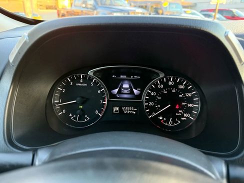 Used 2015 Nissan Pathfinder Platinum image 31