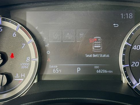 Used 2023 Toyota Highlander XLE AWD/4WD image 12