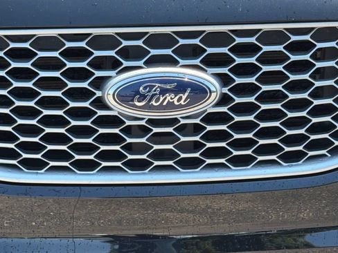 Used 2024 Ford Edge SEL AWD/4WD image 2