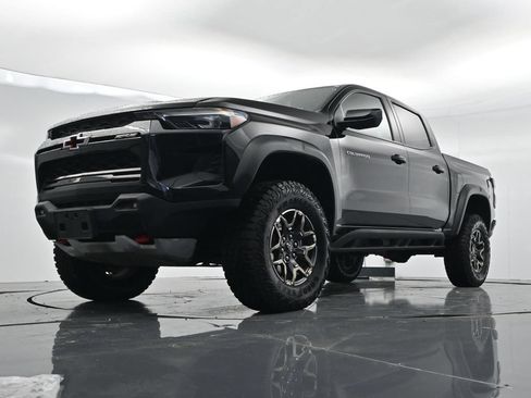 Used 2025 Chevrolet Colorado ZR2 AWD/4WD image 27