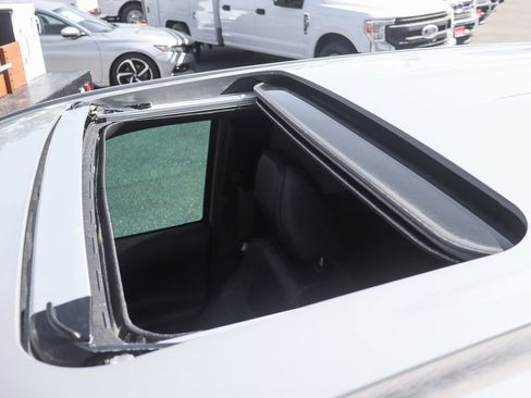 Used 2019 Toyota Tacoma TRD Sport image 27