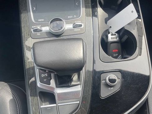 Used 2017 Audi Q7 3.0T Prestige AWD/4WD image 27