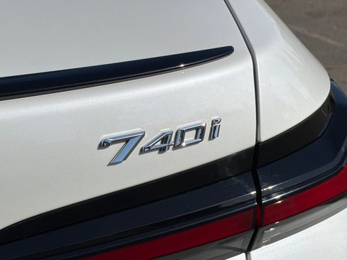 Used 2024 BMW 740i w/ Premium Package 2 RWD image 37