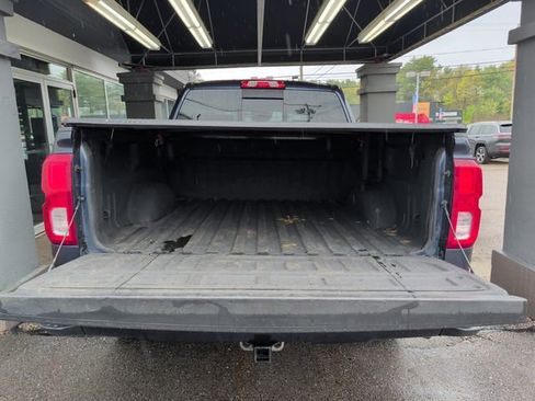 Used 2018 Chevrolet Silverado 1500 LTZ Z71 w/ Centennial Edition AWD/4WD image 31