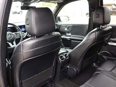 Used 2021 Mercedes-Benz GLB 250 image 32