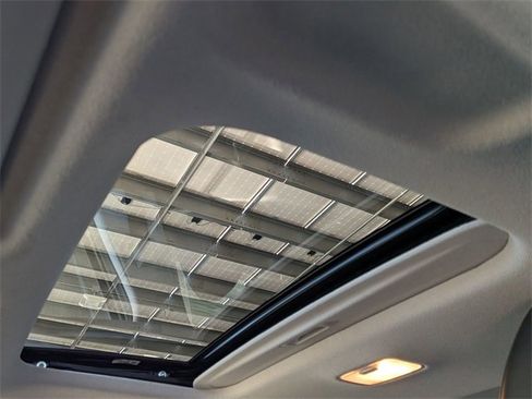 Used 2025 Hyundai Elantra Limited image 26