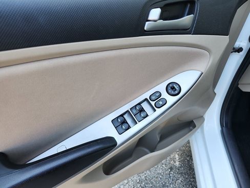 Used 2016 Hyundai Accent SE FWD image 15