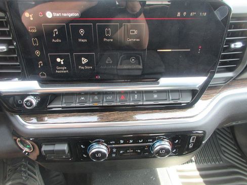 New 2026 GMC Sierra 1500 SLE image 19