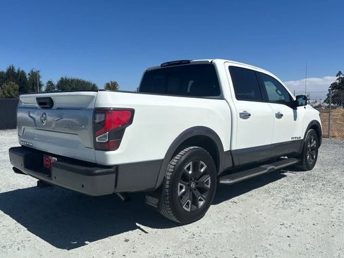 Used 2021 Nissan Titan Platinum Reserve w/ Moonroof Package RWD image 3