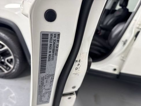 Used 2021 Jeep Compass Trailhawk AWD/4WD image 35
