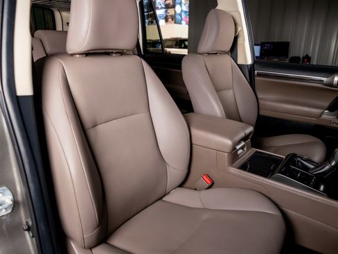 Used 2022 Lexus GX 460 Premium w/ Premium Package AWD/4WD image 17