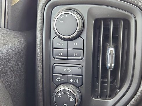 Certified 2022 Chevrolet Silverado 1500 Custom Trail Boss w/ Safety Confidence Package image 17