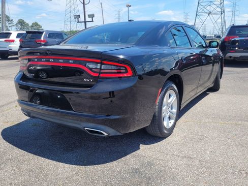 Used 2022 Dodge Charger SXT RWD image 3
