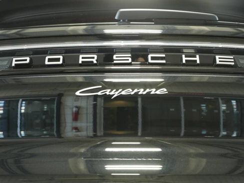 New 2026 Porsche Cayenne AWD/4WD image 38