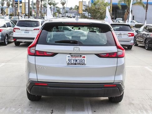 Used 2023 Honda CR-V LX image 6