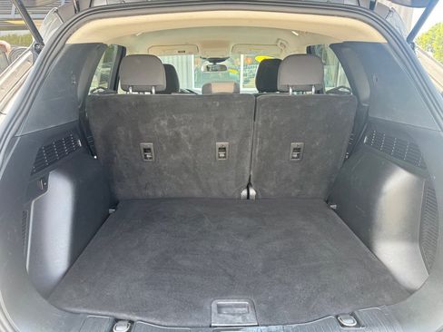 Used 2021 Ford Escape SE FWD image 18
