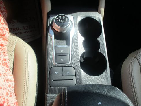 Used 2022 Ford Escape SEL FWD image 11