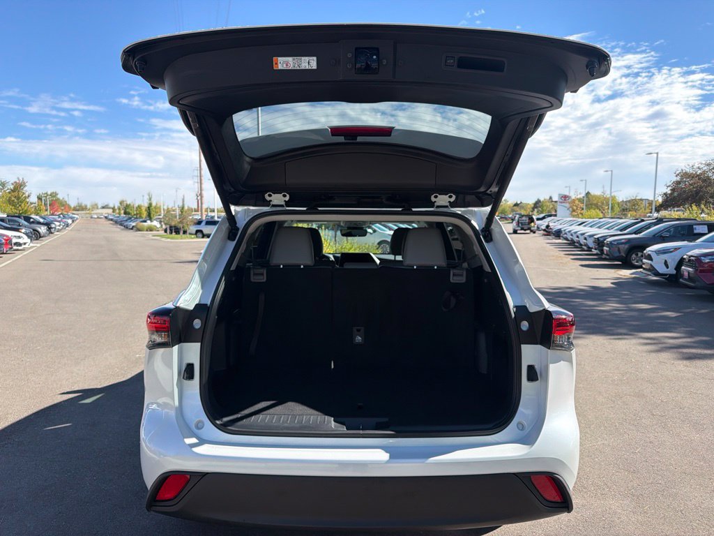 Used 2026 Toyota Highlander XLE AWD/4WD image 17