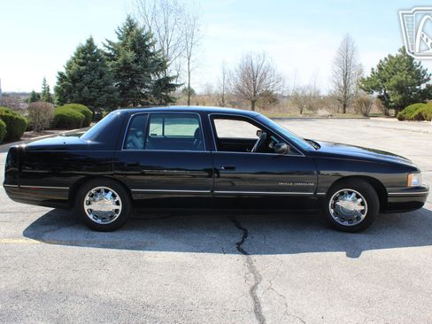 Used 1999 Cadillac De Ville Concours image 16