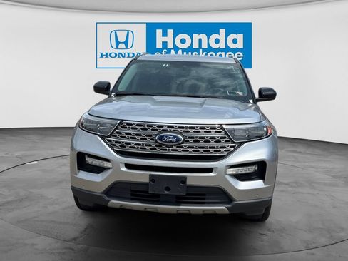 Used 2023 Ford Explorer Limited AWD/4WD image 2
