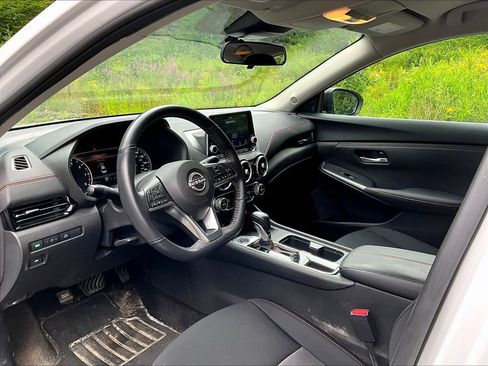 Used 2024 Nissan Sentra SR FWD image 7
