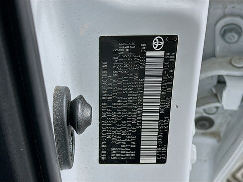 Used 2024 Toyota Corolla LE image 12