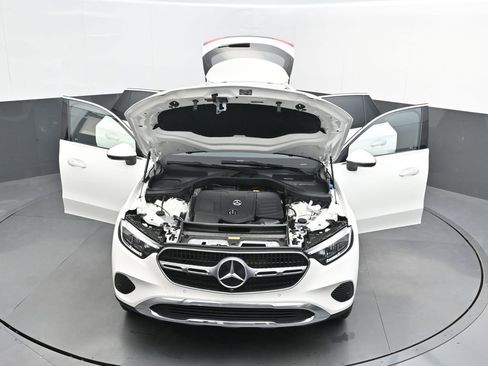 Used 2024 Mercedes-Benz GLC 300 4MATIC image 49