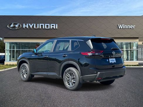 Used 2026 Nissan Rogue S FWD image 2