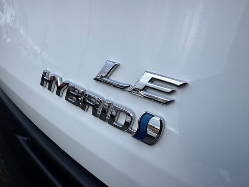 Used 2024 Toyota Sienna LE image 8