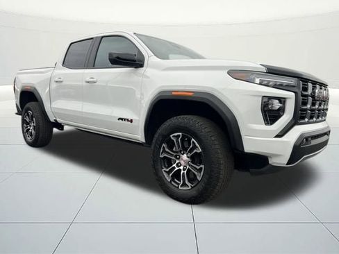 Used 2023 GMC Canyon AT4 image 7